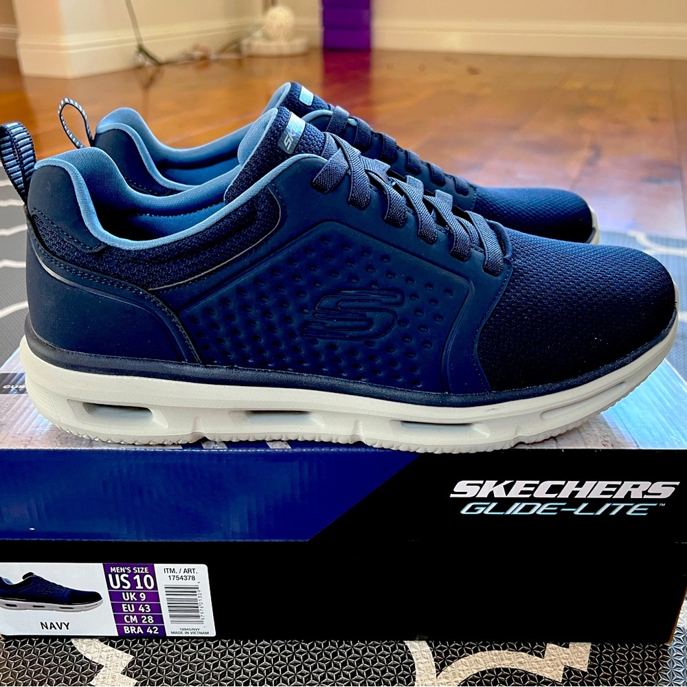 NWT sketcher glide-lite men shoe